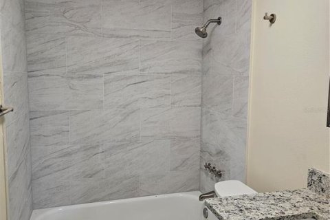 Casa en alquiler en Hudson, Florida, 4 dormitorios, 135.82 m2 № 1885130 - foto 9