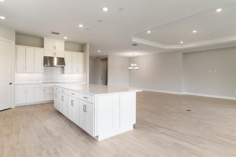 House in Kissimmee, Florida 3 bedrooms, 289.39 sq.m. № 1568830 - photo 8