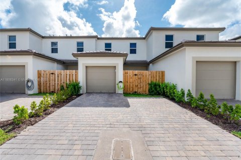 Townhouse in Homestead, Florida 3 bedrooms, 136.01 sq.m. № 1738988 - photo 10