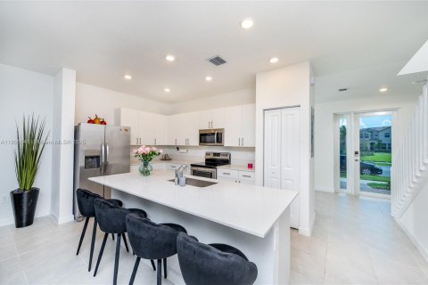 Townhouse in Homestead, Florida 3 bedrooms, 136.01 sq.m. № 1738988 - photo 18