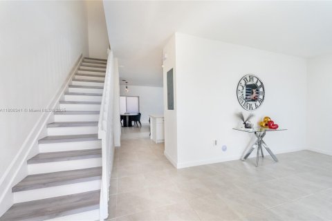 Townhouse in Homestead, Florida 3 bedrooms, 136.01 sq.m. № 1738988 - photo 21