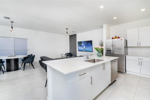 Townhouse in Homestead, Florida 3 bedrooms, 136.01 sq.m. № 1738988 - photo 13