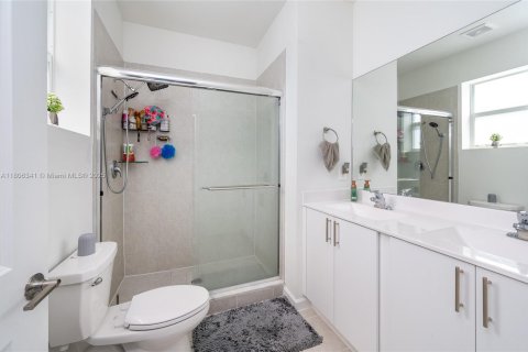Townhouse in Homestead, Florida 3 bedrooms, 136.01 sq.m. № 1738988 - photo 25