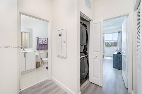 Townhouse in Homestead, Florida 3 bedrooms, 136.01 sq.m. № 1738988 - photo 28