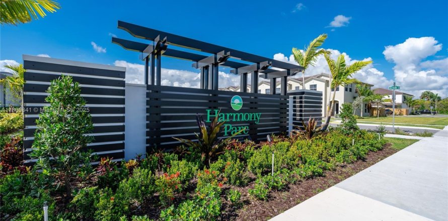 Townhouse in Homestead, Florida 3 bedrooms, 136.01 sq.m. № 1738988