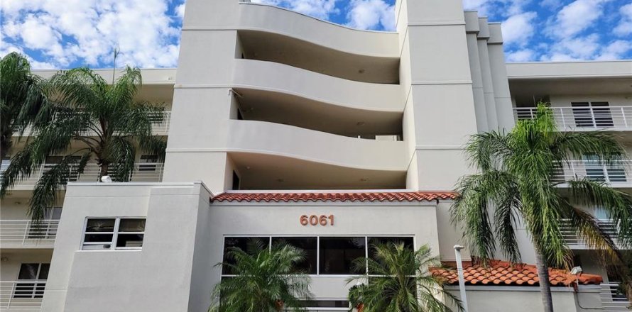 Condominio en Saint Petersburg, Florida, 2 dormitorios № 1549143