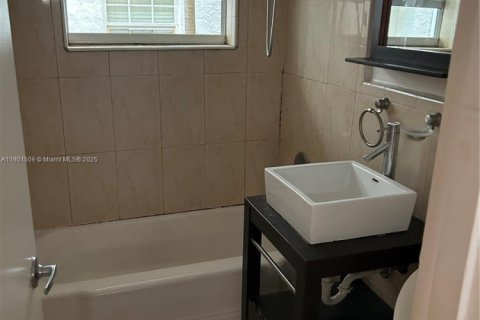 Снять в аренду квартиру в Майами-Бич, Флорида 1 спальня, 40.88м2, № 1951734 - фото 14