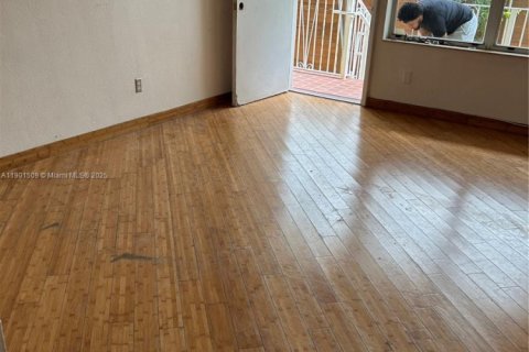 Снять в аренду квартиру в Майами-Бич, Флорида 1 спальня, 40.88м2, № 1951734 - фото 12