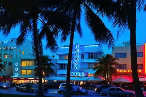 Снять в аренду квартиру в Майами-Бич, Флорида 1 спальня, 40.88м2, № 1951734 - фото 2