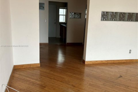 Снять в аренду квартиру в Майами-Бич, Флорида 1 спальня, 40.88м2, № 1951734 - фото 10