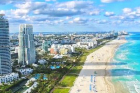 Снять в аренду квартиру в Майами-Бич, Флорида 1 спальня, 40.88м2, № 1951734 - фото 1