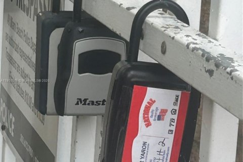 Снять в аренду квартиру в Майами-Бич, Флорида 1 спальня, 40.88м2, № 1951734 - фото 23