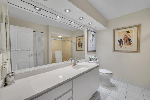 Condo in Hallandale Beach, Florida, 2 bedrooms  № 1465342 - photo 22