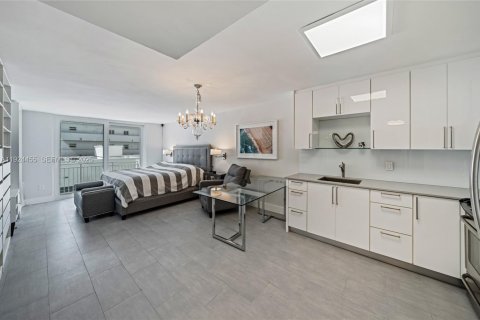 Купить кондоминиум в Майами-Бич, Флорида 3 спальни, 60.94м2, № 1986569 - фото 8