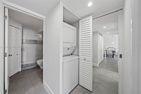 Купить кондоминиум в Майами-Бич, Флорида 3 спальни, 60.94м2, № 1986569 - фото 17