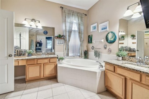 Casa en venta en Valrico, Florida, 5 dormitorios, 241.08 m2 № 1718535 - foto 11
