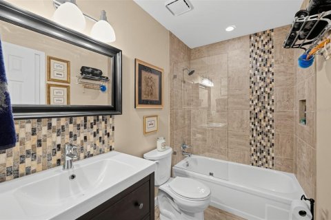 Townhouse in Fern Park, Florida 3 bedrooms, 173.91 sq.m. № 2387708 - photo 25