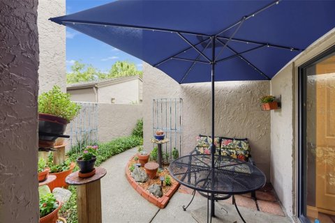 Townhouse in Fern Park, Florida 3 bedrooms, 173.91 sq.m. № 2387708 - photo 4