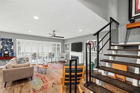 Townhouse in Fern Park, Florida 3 bedrooms, 173.91 sq.m. № 2387708 - photo 7