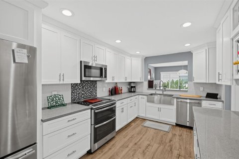 Townhouse in Fern Park, Florida 3 bedrooms, 173.91 sq.m. № 2387708 - photo 14