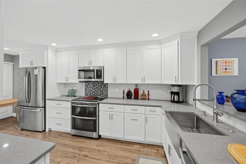 Townhouse in Fern Park, Florida 3 bedrooms, 173.91 sq.m. № 2387708 - photo 15