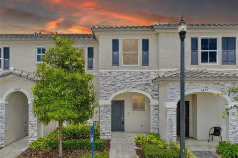 Townhouse in Homestead, Florida 3 bedrooms, 137.77 sq.m. № 1988045 - photo 1