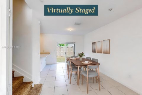 Townhouse in Homestead, Florida 3 bedrooms, 137.77 sq.m. № 1988045 - photo 15