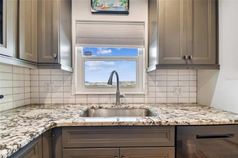 Copropriété à vendre à Gulfport, Floride: 2 chambres, 116.13 m2 № 1725452 - photo 5