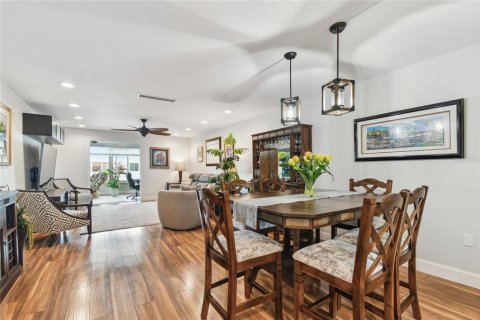 Copropriété à vendre à Gulfport, Floride: 2 chambres, 116.13 m2 № 1725452 - photo 10