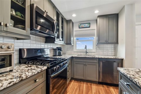 Copropriété à vendre à Gulfport, Floride: 2 chambres, 116.13 m2 № 1725452 - photo 6
