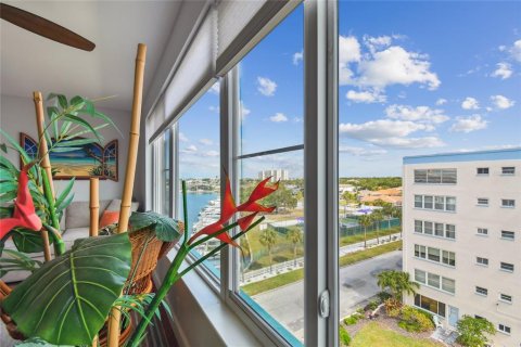 Copropriété à vendre à Gulfport, Floride: 2 chambres, 116.13 m2 № 1725452 - photo 17