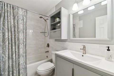 Copropriété à vendre à Gulfport, Floride: 2 chambres, 116.13 m2 № 1725452 - photo 24