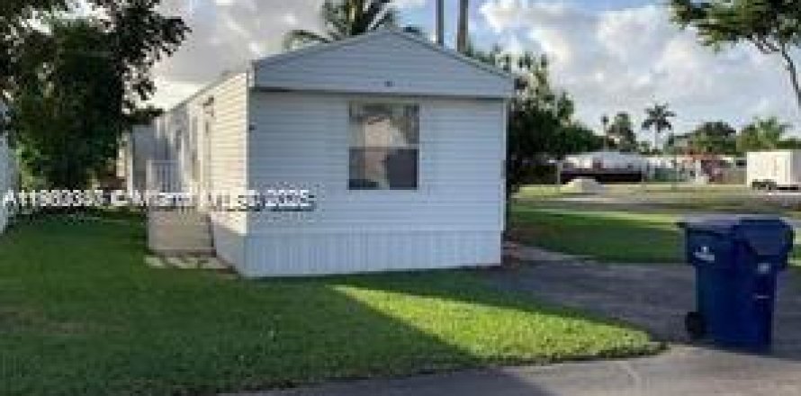 Дом в Хомстед, Флорида 2 спальни, 78.97м2 № 1952415