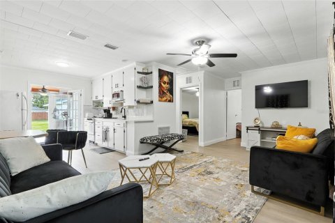 Casa en venta en Zephyrhills, Florida, 2 dormitorios, 86.96 m2 № 1916703 - foto 2