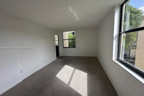Купить кондоминиум в Майами, Флорида 3 спальни, 112.32м2, № 1772579 - фото 18