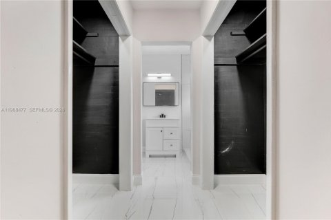 Снять в аренду виллу или дом в Майами, Флорида 3 спальни, 164.62м2, № 2031581 - фото 11