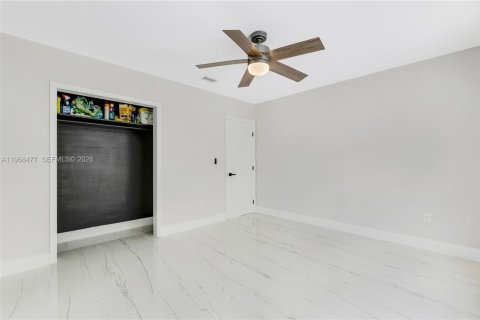 Снять в аренду виллу или дом в Майами, Флорида 3 спальни, 164.62м2, № 2031581 - фото 10