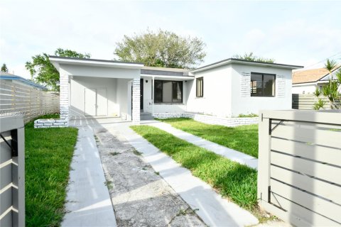 Снять в аренду виллу или дом в Майами, Флорида 3 спальни, 164.62м2, № 2031581 - фото 21