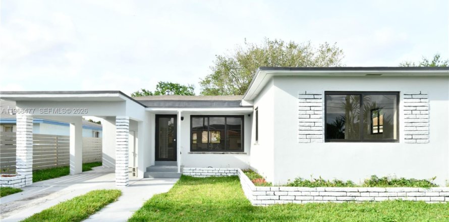 Дом в Майами, Флорида 3 спальни, 164.62м2 № 2031581