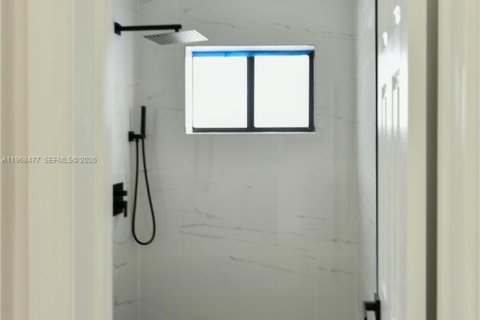 Снять в аренду виллу или дом в Майами, Флорида 3 спальни, 164.62м2, № 2031581 - фото 17