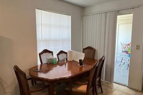Condo in Orlando, Florida, 2 bedrooms  № 1759480 - photo 12