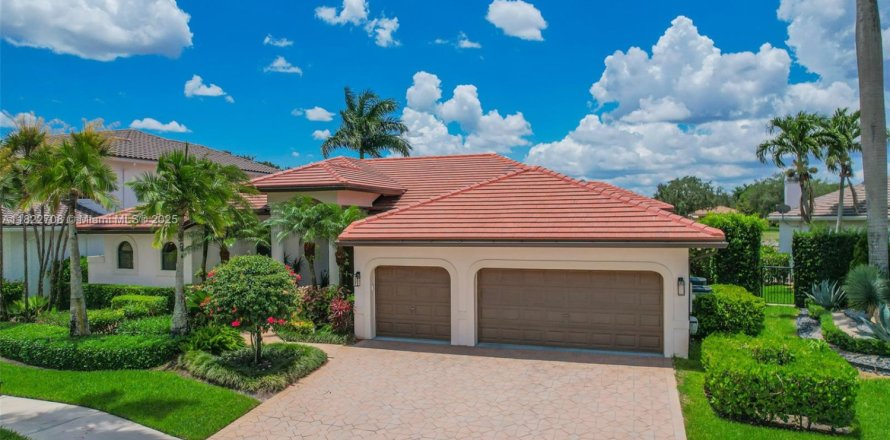 House in Weston, Florida 5 bedrooms, 306.76 sq.m. № 1794541
