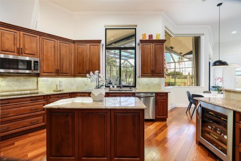 House in Weston, Florida 5 bedrooms, 306.76 sq.m. № 1794541 - photo 12