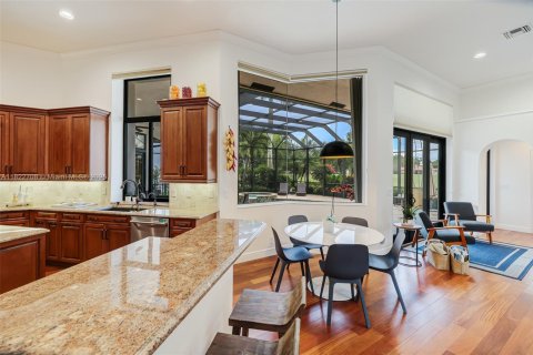 House in Weston, Florida 5 bedrooms, 306.76 sq.m. № 1794541 - photo 15
