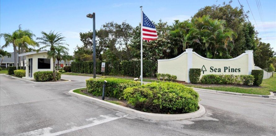 House in Hobe Sound, Florida 2 bedrooms, 104.89 sq.m. № 1041018
