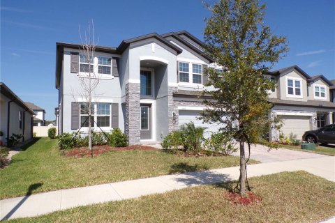 House in Wesley Chapel, Florida 5 bedrooms, 328.04 sq.m. № 1870581 - photo 1