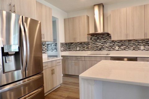 House in Wesley Chapel, Florida 5 bedrooms, 328.04 sq.m. № 1870581 - photo 6