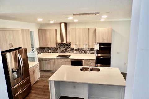 House in Wesley Chapel, Florida 5 bedrooms, 328.04 sq.m. № 1870581 - photo 8