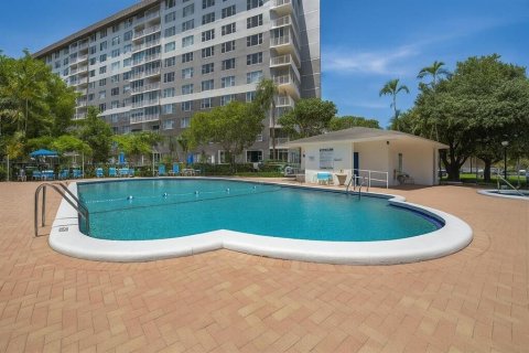 Купить кондоминиум в Холливуд, Флорида 3 комнаты, 92.53м2, № 2146017 - фото 2