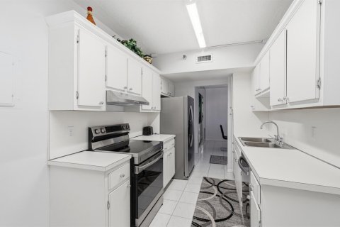 Купить кондоминиум в Холливуд, Флорида 3 комнаты, 92.53м2, № 2146017 - фото 12